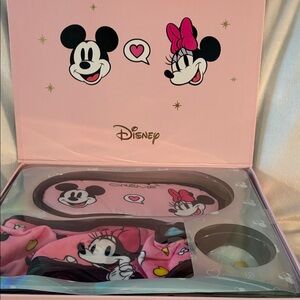 Crème Shop Disney Pink Minnie & Mickey Beauty Set